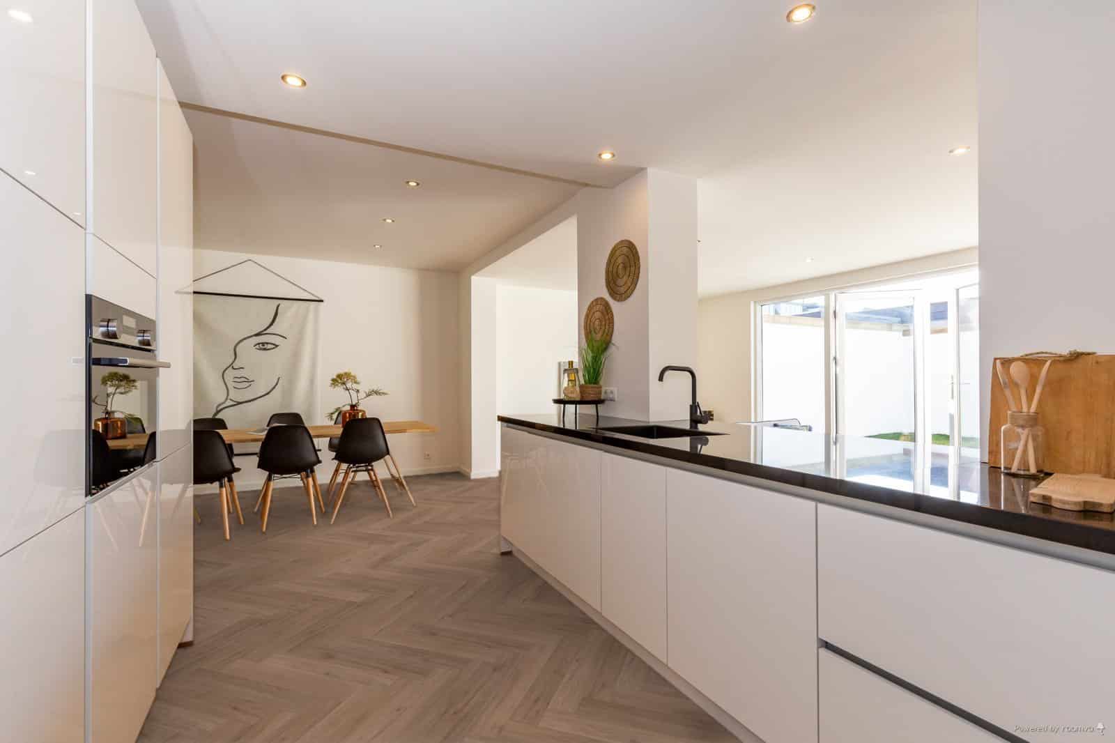 Hoomline - Fusion Superior Dryback Visgraat V4 Gotham Oak Honey